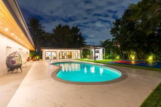 Villa Mayami Modern Living Pool Gym Bsk Crt - 0