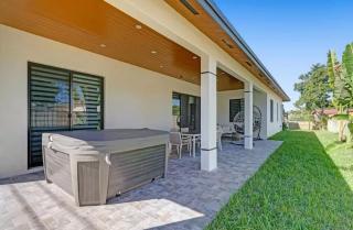 New Construction Villa HotTub Heated Pool Gameroom - 9