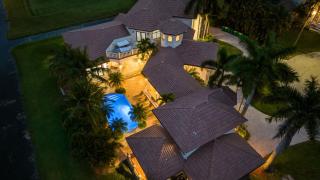 Luxury Italian Type Villa 7k SQ FT Heated Pool - 7