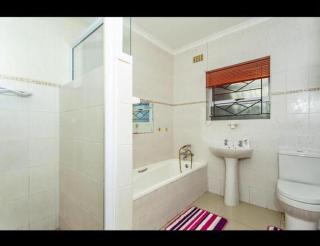 Peters Place - 7