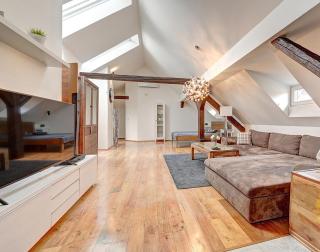 PENTHOUSe SUITE ABOVE - 4