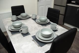 Sleeps 5 - Contractors - Families - Groups - 6