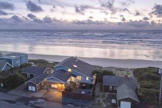 Beachfront Family Sanctuary - 0