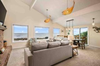 Beachfront Family Sanctuary - 9