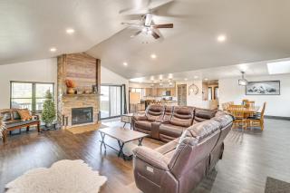 4 Mi to Dtwn Sturgis Cabin with Hot Tub and Game Room - 6