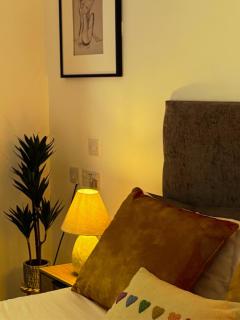 En-suite Double Room Park Royal with off-site Gym Access - 4