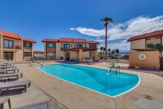 Less Than 2 Mi to London Bridge Chic Condo with Pool Access - 9