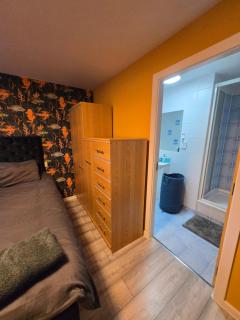 2 bedroom city centre apartment - 8