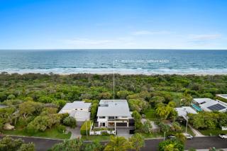 Bombora Beach House in Noosa - 8