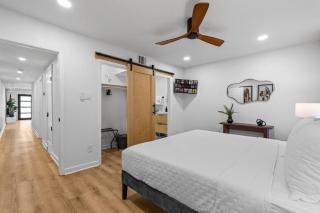 Oasis in Bishop Arts for Groups sleeps 16 - 8