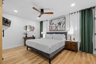 Oasis in Bishop Arts for Groups sleeps 16 - 7