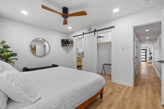 Oasis in Bishop Arts for Groups sleeps 16 - 2