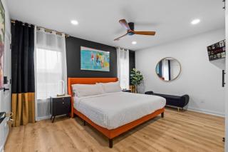 Oasis in Bishop Arts for Groups sleeps 16 - 1