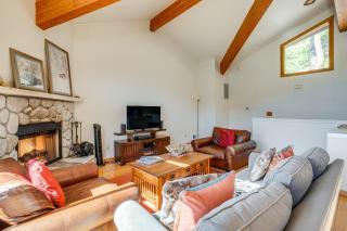 Less Than 1 Mi to Diamond Peak Townhome with Lake Views - 6