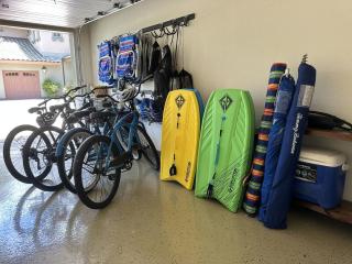 PiH: Marys Paradise BikesBeach Toys Private Beach Club - 7