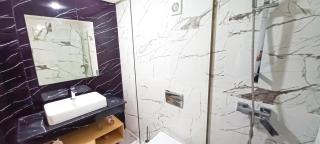 Cozy Apartment Near Airport - 6