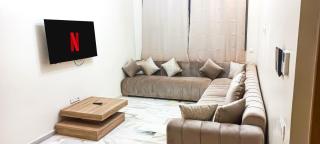 Cozy Apartment Near Airport - 4