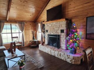 Cozy Log Home in New Ulm - 9