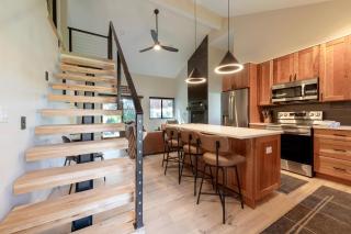 Hidden Creek 37D condo - 5