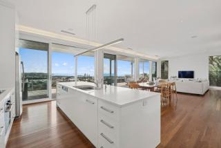 Coastal Panorama - Spectacular Views, Sleeps 8 - 4