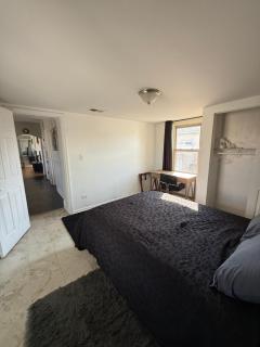 Free Parking! Private Rooftop! 3bd near downtown! - 2
