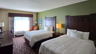 Comfort Inn & Suites - 8