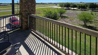 Comfort Inn & Suites - 4