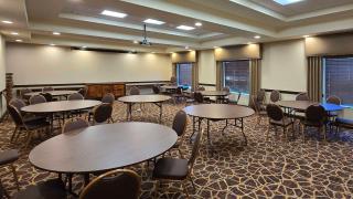 Comfort Inn & Suites - 1