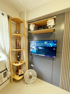 Near SM North LRT SNR Free Netflix Fast Internet - 8