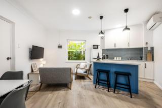 Seaside Victor Harbour Apartment - 0