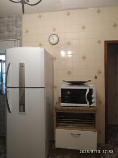 Apartamento com dois quartos, sala ampla, bem equipado - 1