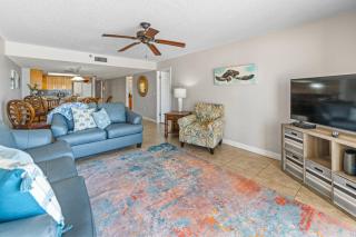 Direct Beachfront Value - 3b 2b - Las Brisas #104 - 2