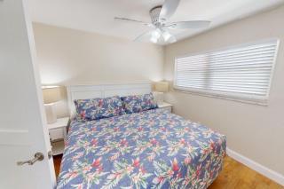 2b 2b Direct Beachfront - Surf Song #121 - 2