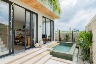 Sawah Villas Pantai Lima - 2