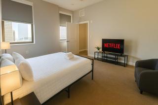 Downtown Luxe Suite Rock Hall, Casino, Stadiums - 6