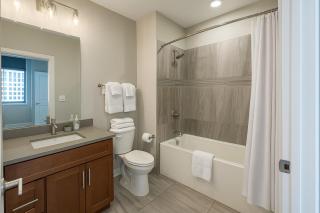 Dwntwn Luxe Suite Rock Hall, Casino, Stadiums - 3