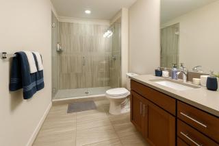 Cozy Luxe Suite Rock Hall, Casino, Stadiums - 3