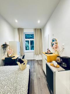 Stylish & Comfy 1BR Apartment Very Central - 9