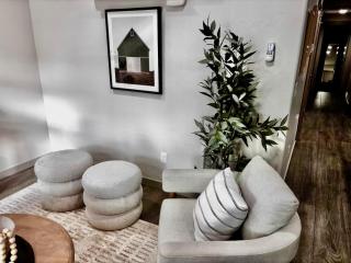 North End - Hyde Park - Hot Tub- Downtown - 3 BR - 5