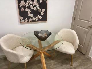 North End - Hyde Park - Hot Tub- Downtown - 3 BR - 4