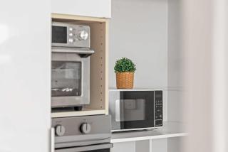 Freshly Modernized Single Room- Well-Connected Suburb Shared Bathroom - 1
