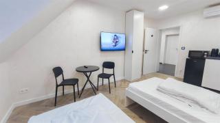 ALFA Stuttgart Doppelzimmer Teeküche Porsche Bosch l Gemeinschaftsbad WIFI SmartTV l Double room with kitchenette and shared bathroom BS21A7 - 0