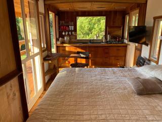 Eagles Rest -4WD AWD access -a private retreat for two- - 4