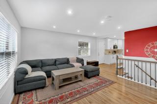 Spacious Getaway Near DC & Potomac River home - 3