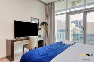 Majestine Living Stylish Studio with Canal View - 1