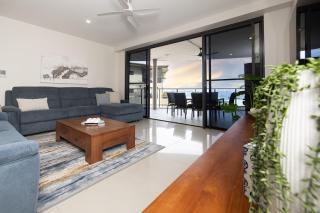 Exquisite new listing in perfect location - 5