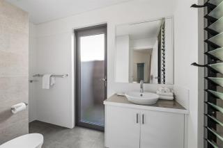 Bunker Bayhouse - Your Ideal Escape by the Beach - 1