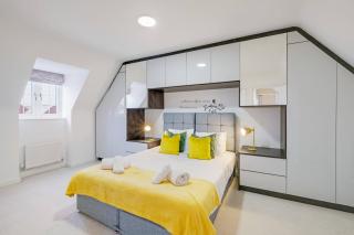 6 Bedroom 3 Bathroom House in Bicester Village - 3