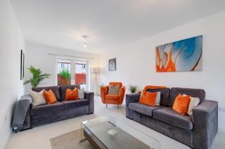 6 Bedroom 3 Bathroom House in Bicester Village - 9