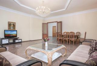 City Center 3 Bedrooms 2 Bathrooms apartment with Balcony - 0
